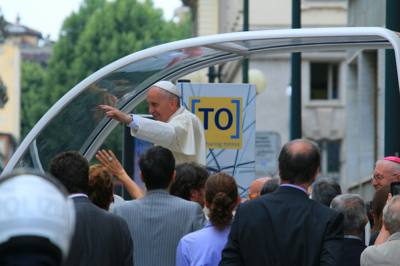 Papa Francesco a Torino in occasione dell'Ostensione della Sindone e del Bicentanrio della nascita di Don Bosco - Mark Hole © 2015